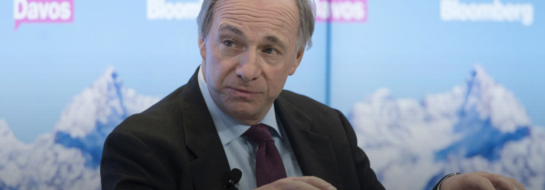 เรย์ ดาลิโอ แนะว่าที่ปธ.เฟด ยังไม่ควรลดดอกเบี้ย ขณะศก.เข้าสู่ Stagflation